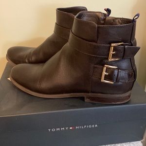 Tommy heeled bootie